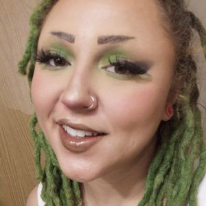 Meet your Posher, Tenisha